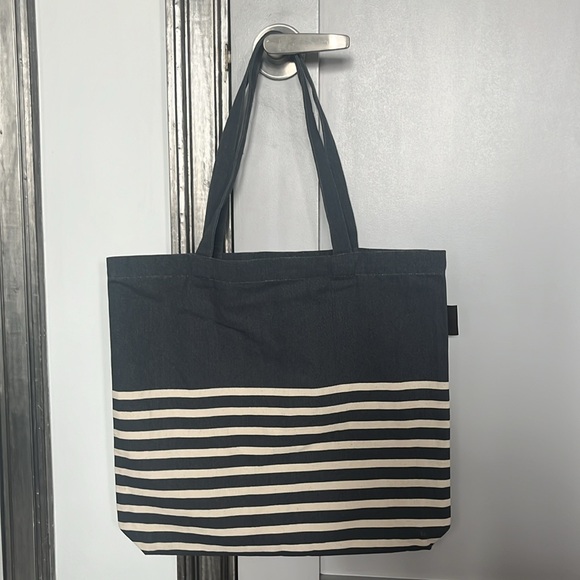 J. Crew NYC Reusable Everyday Tote Bag - Picture 2 of 8